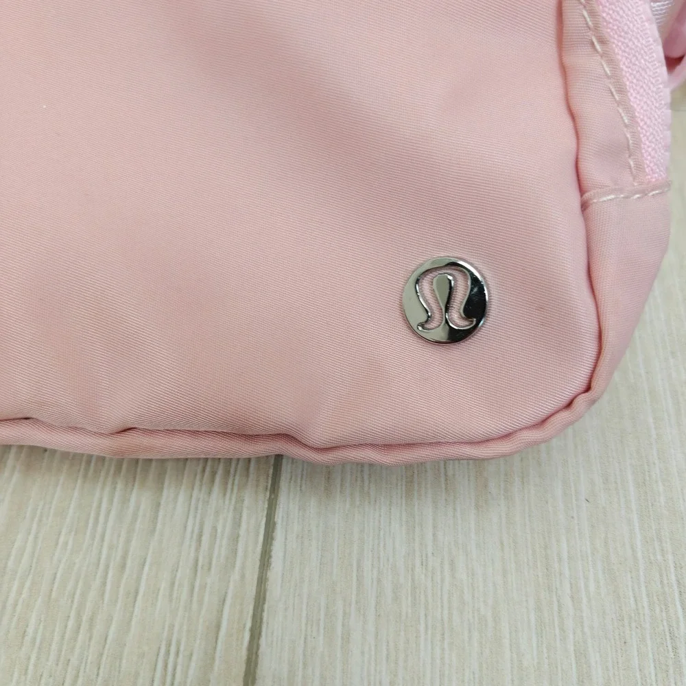 Lululemon Womens Everywhere Belt Bag OS Pink Adjustable Strap Athleisure Sporty